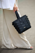 BLOOM BUCKET BAG