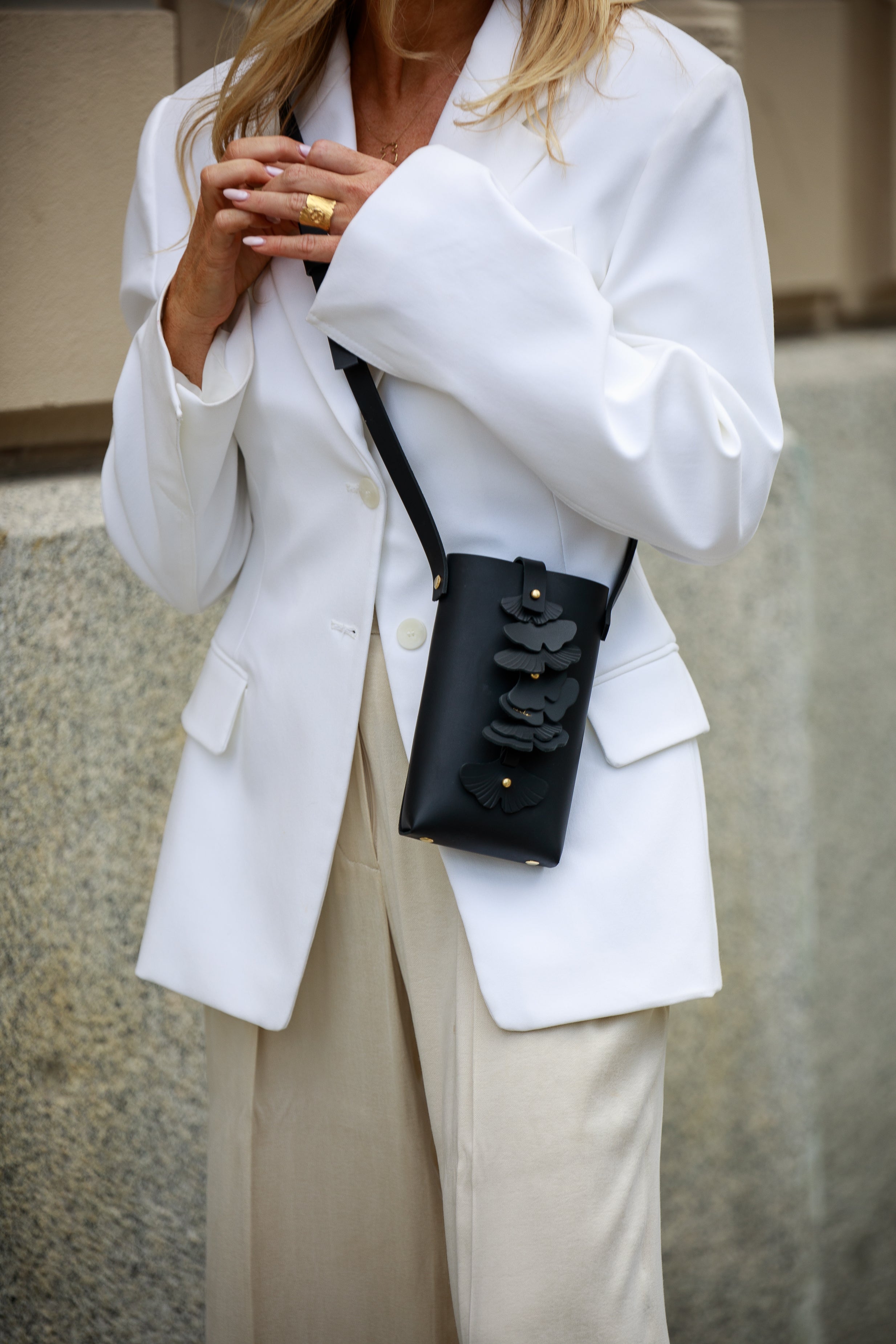 BLOOM PHONE BAG