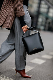 BUCKET BAG